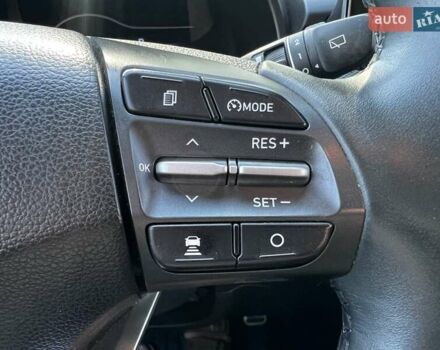 Серый Хендай Kona, объемом двигателя 0 л и пробегом 31 тыс. км за 20000 $, фото 19 на Automoto.ua