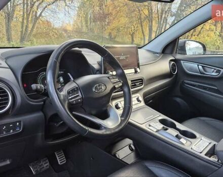 Сірий Хендай Kona, об'ємом двигуна 0 л та пробігом 42 тис. км за 22200 $, фото 13 на Automoto.ua
