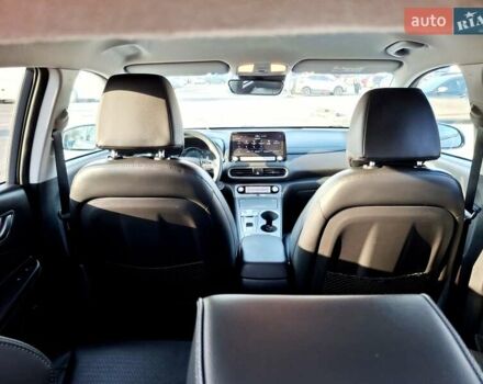 Серый Хендай Kona, объемом двигателя 0 л и пробегом 116 тыс. км за 18600 $, фото 28 на Automoto.ua