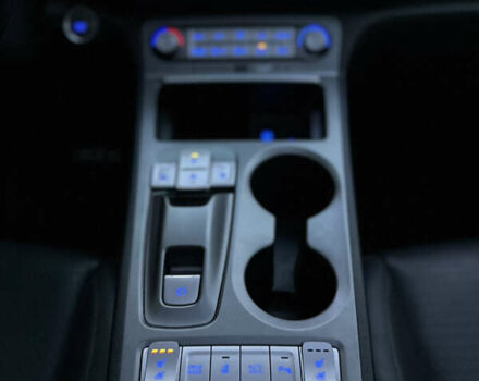 Серый Хендай Kona, объемом двигателя 0 л и пробегом 137 тыс. км за 17500 $, фото 90 на Automoto.ua