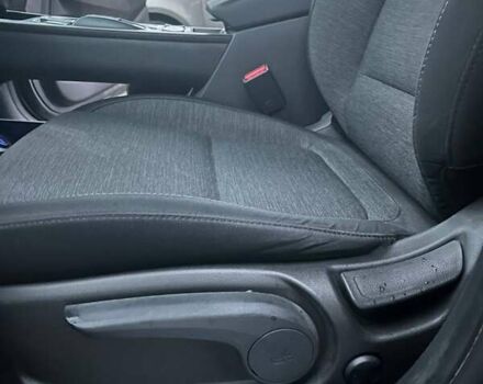 Сірий Хендай Kona, об'ємом двигуна 0 л та пробігом 50 тис. км за 17800 $, фото 23 на Automoto.ua