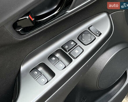 Серый Хендай Kona, объемом двигателя 1.6 л и пробегом 54 тыс. км за 20950 $, фото 28 на Automoto.ua