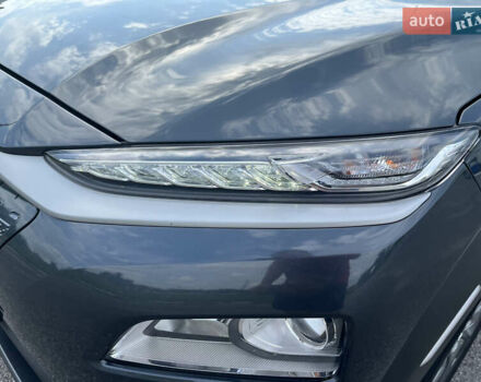 Серый Хендай Kona, объемом двигателя 0 л и пробегом 49 тыс. км за 15199 $, фото 22 на Automoto.ua