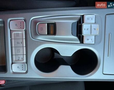 Серый Хендай Kona, объемом двигателя 0 л и пробегом 111 тыс. км за 17000 $, фото 8 на Automoto.ua