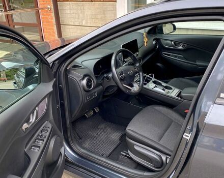Сірий Хендай Kona, об'ємом двигуна 0 л та пробігом 75 тис. км за 16000 $, фото 1 на Automoto.ua