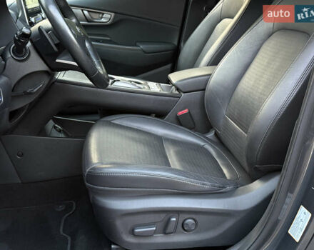 Сірий Хендай Kona, об'ємом двигуна 0 л та пробігом 81 тис. км за 17200 $, фото 82 на Automoto.ua