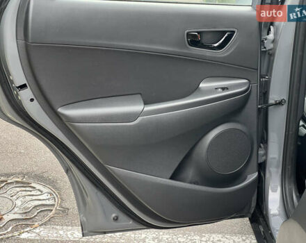 Серый Хендай Kona, объемом двигателя 1.6 л и пробегом 54 тыс. км за 20950 $, фото 39 на Automoto.ua