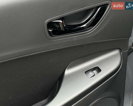 Серый Хендай Kona, объемом двигателя 1.6 л и пробегом 54 тыс. км за 20950 $, фото 40 на Automoto.ua