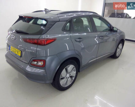 Серый Хендай Kona, объемом двигателя 0 л и пробегом 102 тыс. км за 16300 $, фото 2 на Automoto.ua