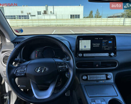 Серый Хендай Kona, объемом двигателя 0 л и пробегом 51 тыс. км за 15800 $, фото 13 на Automoto.ua