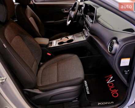 Серый Хендай Kona, объемом двигателя 0 л и пробегом 88 тыс. км за 20300 $, фото 43 на Automoto.ua
