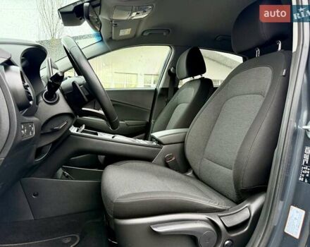 Серый Хендай Kona, объемом двигателя 0 л и пробегом 74 тыс. км за 15250 $, фото 43 на Automoto.ua