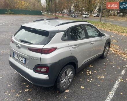 Серый Хендай Kona, объемом двигателя 0 л и пробегом 114 тыс. км за 17100 $, фото 15 на Automoto.ua