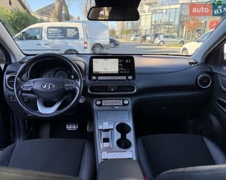 Серый Хендай Kona, объемом двигателя 0 л и пробегом 111 тыс. км за 17000 $, фото 11 на Automoto.ua