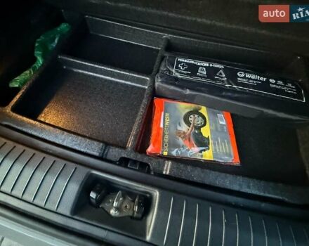 Сірий Хендай Kona, об'ємом двигуна 0 л та пробігом 63 тис. км за 18600 $, фото 21 на Automoto.ua