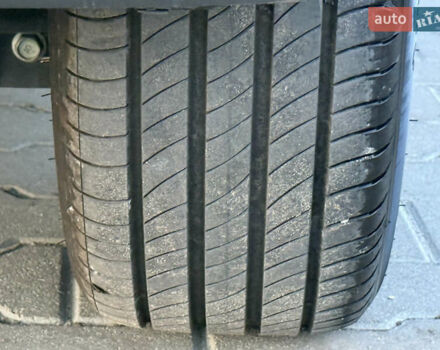 Сірий Хендай Kona, об'ємом двигуна 0 л та пробігом 63 тис. км за 18600 $, фото 14 на Automoto.ua