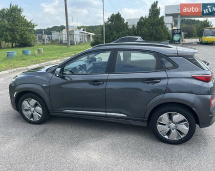 Сірий Хендай Kona, об'ємом двигуна 0 л та пробігом 50 тис. км за 14999 $, фото 69 на Automoto.ua