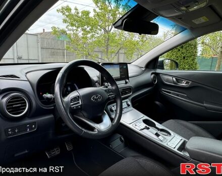 Сірий Хендай Kona, об'ємом двигуна 99 л та пробігом 96 тис. км за 15999 $, фото 4 на Automoto.ua
