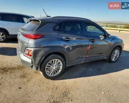 Серый Хендай Kona, объемом двигателя 2 л и пробегом 86 тыс. км за 2500 $, фото 2 на Automoto.ua