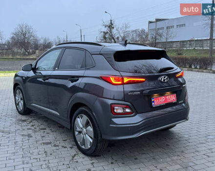 Серый Хендай Kona, объемом двигателя 0 л и пробегом 98 тыс. км за 18300 $, фото 1 на Automoto.ua