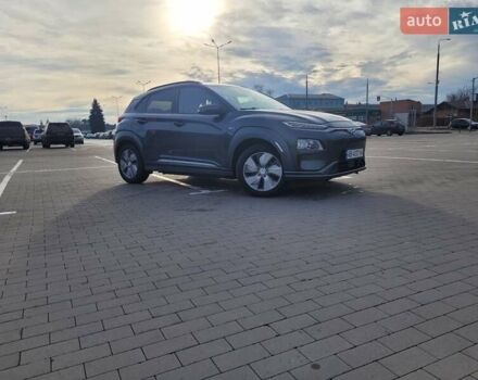 Серый Хендай Kona, объемом двигателя 0 л и пробегом 78 тыс. км за 15900 $, фото 4 на Automoto.ua