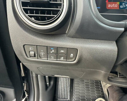 Серый Хендай Kona, объемом двигателя 0 л и пробегом 117 тыс. км за 17500 $, фото 22 на Automoto.ua