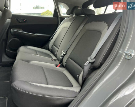 Серый Хендай Kona, объемом двигателя 1.6 л и пробегом 54 тыс. км за 20950 $, фото 42 на Automoto.ua