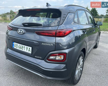 Серый Хендай Kona, объемом двигателя 0 л и пробегом 49 тыс. км за 15199 $, фото 12 на Automoto.ua