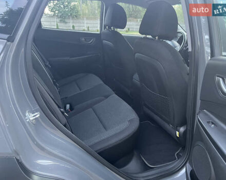 Серый Хендай Kona, объемом двигателя 0 л и пробегом 75 тыс. км за 15200 $, фото 14 на Automoto.ua