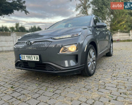 Серый Хендай Kona, объемом двигателя 0 л и пробегом 75 тыс. км за 15200 $, фото 2 на Automoto.ua