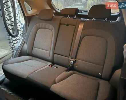 Сірий Хендай Kona, об'ємом двигуна 0 л та пробігом 50 тис. км за 17800 $, фото 26 на Automoto.ua
