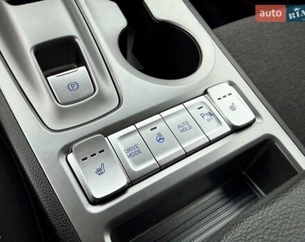 Серый Хендай Kona, объемом двигателя 0 л и пробегом 74 тыс. км за 15250 $, фото 56 на Automoto.ua