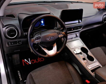 Серый Хендай Kona, объемом двигателя 0 л и пробегом 88 тыс. км за 20300 $, фото 32 на Automoto.ua