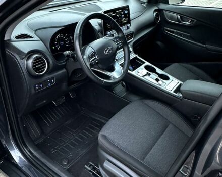 Сірий Хендай Kona, об'ємом двигуна 0 л та пробігом 41 тис. км за 20500 $, фото 8 на Automoto.ua