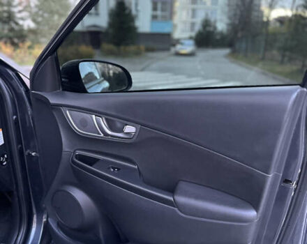 Серый Хендай Kona, объемом двигателя 0 л и пробегом 137 тыс. км за 17500 $, фото 73 на Automoto.ua