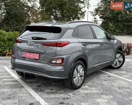 Серый Хендай Kona, объемом двигателя 0 л и пробегом 118 тыс. км за 15900 $, фото 9 на Automoto.ua