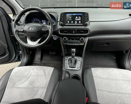 Сірий Хендай Kona, об'ємом двигуна 1.6 л та пробігом 32 тис. км за 18999 $, фото 23 на Automoto.ua