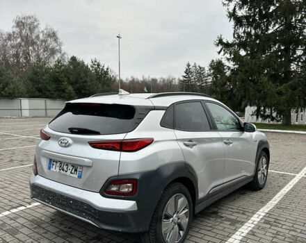 Серый Хендай Kona, объемом двигателя 0 л и пробегом 38 тыс. км за 18999 $, фото 4 на Automoto.ua