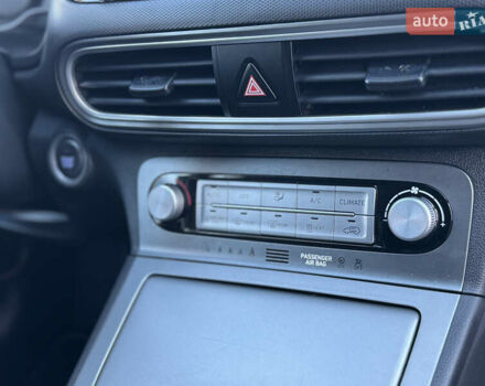 Сірий Хендай Kona, об'ємом двигуна 0 л та пробігом 114 тис. км за 15999 $, фото 41 на Automoto.ua