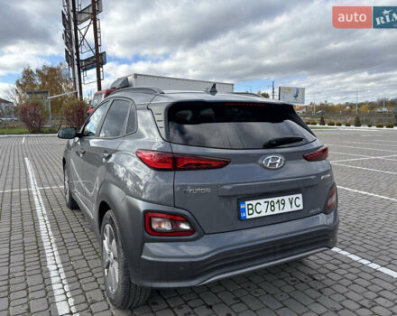 Серый Хендай Kona, объемом двигателя 0 л и пробегом 51 тыс. км за 15800 $, фото 5 на Automoto.ua