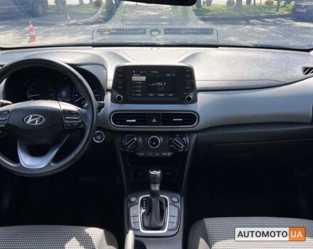 Серый Хендай Kona, объемом двигателя 2 л и пробегом 51 тыс. км за 17300 $, фото 12 на Automoto.ua