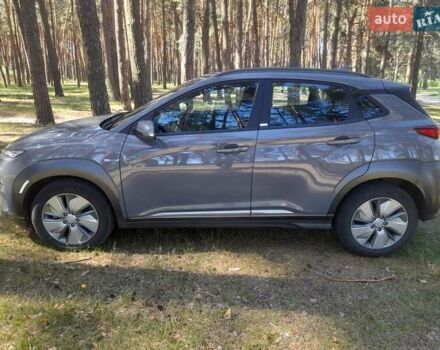 Серый Хендай Kona, объемом двигателя 0 л и пробегом 86 тыс. км за 15500 $, фото 6 на Automoto.ua