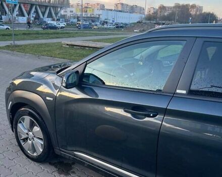 Сірий Хендай Kona, об'ємом двигуна 0 л та пробігом 50 тис. км за 17800 $, фото 7 на Automoto.ua