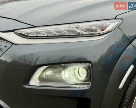 Серый Хендай Kona, объемом двигателя 0 л и пробегом 74 тыс. км за 15250 $, фото 22 на Automoto.ua