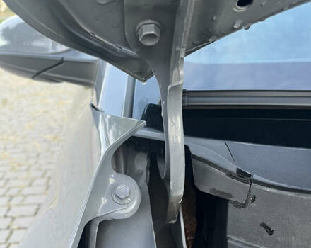 Серый Хендай Kona, объемом двигателя 0 л и пробегом 75 тыс. км за 15200 $, фото 17 на Automoto.ua