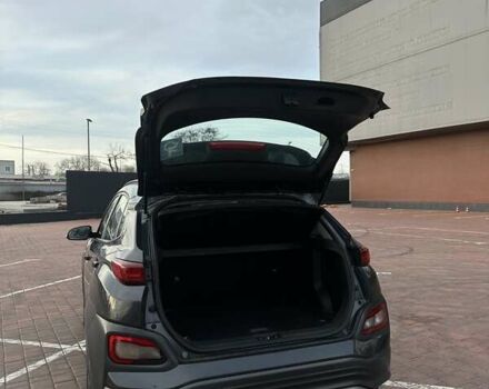 Серый Хендай Kona, объемом двигателя 0 л и пробегом 95 тыс. км за 17000 $, фото 5 на Automoto.ua