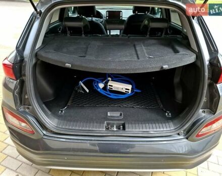 Сірий Хендай Kona, об'ємом двигуна 0 л та пробігом 128 тис. км за 16900 $, фото 27 на Automoto.ua