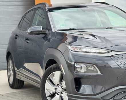 Серый Хендай Kona, объемом двигателя 0 л и пробегом 62 тыс. км за 16900 $, фото 3 на Automoto.ua