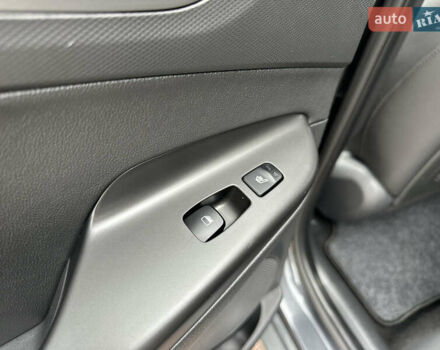 Сірий Хендай Kona, об'ємом двигуна 0 л та пробігом 61 тис. км за 18800 $, фото 27 на Automoto.ua