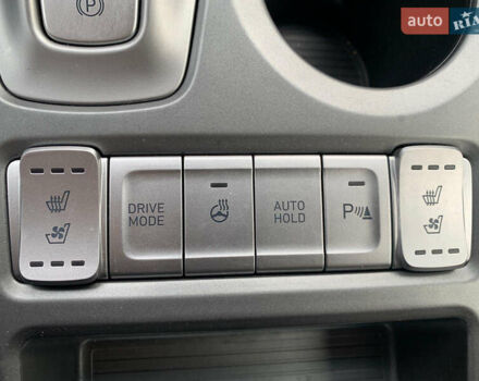 Серый Хендай Kona, объемом двигателя 0 л и пробегом 107 тыс. км за 18900 $, фото 15 на Automoto.ua